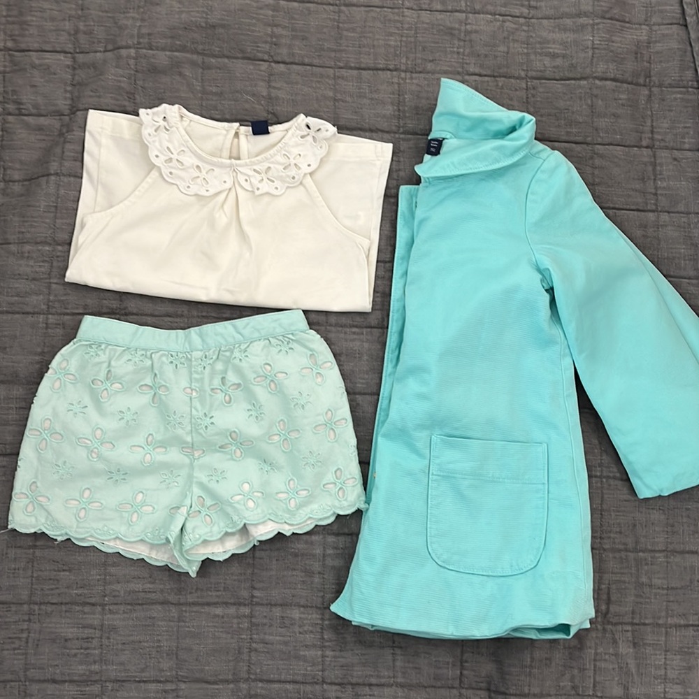 EUc Gap matching set - coat, shorts, top size 4